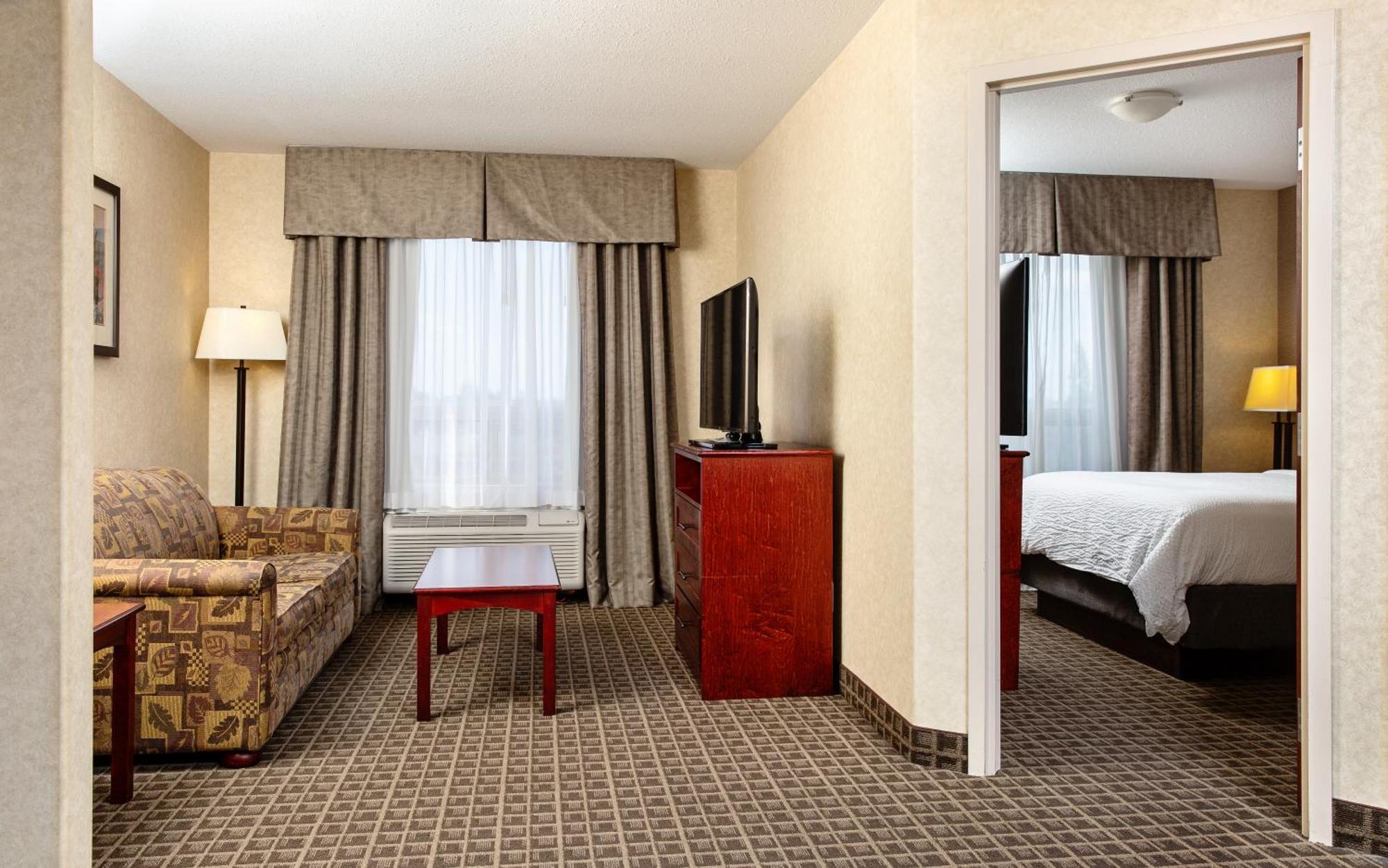Holiday Inn Express Edmonton North By Ihg Exterior foto